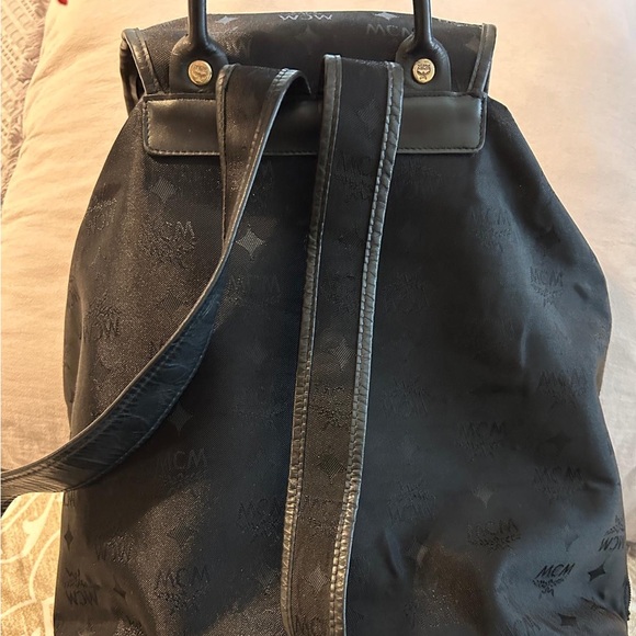 Backpack - Picture 7 of 11